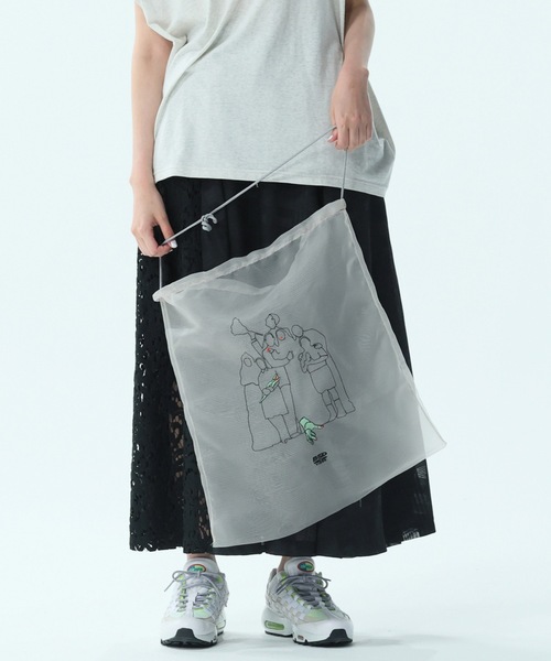 bedsidedrama(ベットサイドドラマ)の「Ghost Tote Bag(トートバッグ・レディース・パープル/ベージュ/ブラック・1)」の3枚目の写真