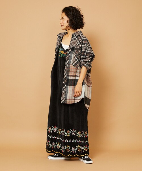 Freada（フリーダ）の「インドベロア刺繍サロペット（サロペット/オーバーオール・レディース・パープル/ブラック・ONE SIZE）」の6枚目の写真