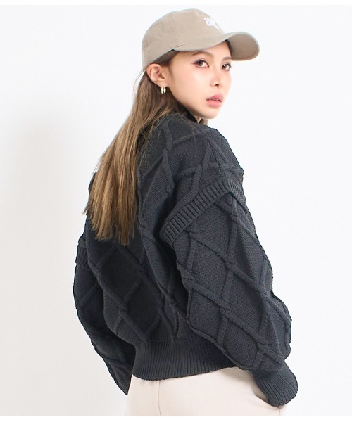 LATINA（ラティーナ）の「ボリュームクロス編みニットトップス（ニット/セーター・レディース・アイボリー/ブラック・FREE）」の2枚目の写真