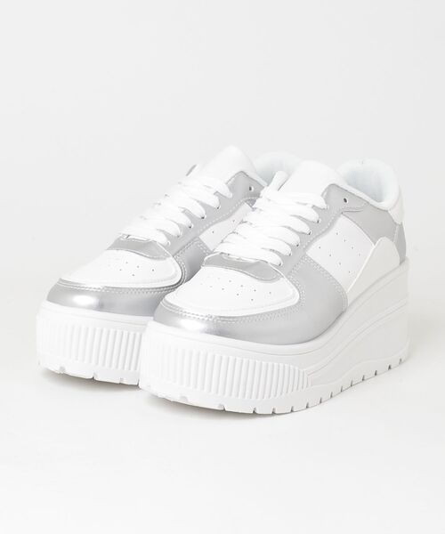 LOVEHUNTER(ラブハンター)の「軽量厚底 ボリュームソールコートスニーカー(スニーカー・レディース・ブラック/ホワイト/ブラック×ブラック/ブラック×ホワイト/ピンク/キャメル/シルバー/グレー/カーキ/ベージュ/ダークブラウン/ホワイト×レッド/ホワイト×グリーン/ホワイト×ブラック/ホワイト×グレー/ホワイト×ブラウン/ホワイト×ブルー/ブラック系1/ブラック×ゴールド/ホワイト×シルバー/ブルー系その他/ブラウン/ホワイト×パープル/ネイビー/オレンジ系その他/ホワイト×ピンク/ホワイト×イエロー/シルバー×ブラック/ブラック×シルバー・38/36/39/41/37/40/43/42/44/35)」の15枚目の写真