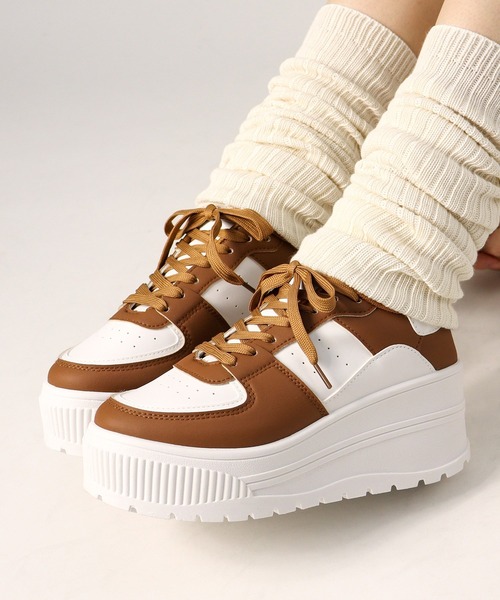 LOVEHUNTER(ラブハンター)の「軽量厚底 ボリュームソールコートスニーカー(スニーカー・レディース・ブラック/ホワイト/ブラック×ブラック/ブラック×ホワイト/ピンク/キャメル/シルバー/グレー/カーキ/ベージュ/ダークブラウン/ホワイト×レッド/ホワイト×グリーン/ホワイト×ブラック/ホワイト×グレー/ホワイト×ブラウン/ホワイト×ブルー/ブラック系1/ブラック×ゴールド/ホワイト×シルバー/ブルー系その他/ブラウン/ホワイト×パープル/ネイビー/オレンジ系その他/ホワイト×ピンク/ホワイト×イエロー/シルバー×ブラック/ブラック×シルバー・38/36/39/41/37/40/43/42/44/35)」の12枚目の写真