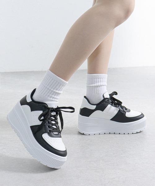 LOVEHUNTER(ラブハンター)の「軽量厚底 ボリュームソールコートスニーカー(スニーカー・レディース・ブラック/ホワイト/ブラック×ブラック/ブラック×ホワイト/ピンク/キャメル/シルバー/グレー/カーキ/ベージュ/ダークブラウン/ホワイト×レッド/ホワイト×グリーン/ホワイト×ブラック/ホワイト×グレー/ホワイト×ブラウン/ホワイト×ブルー/ブラック系1/ブラック×ゴールド/ホワイト×シルバー/ブルー系その他/ブラウン/ホワイト×パープル/ネイビー/オレンジ系その他/ホワイト×ピンク/ホワイト×イエロー/シルバー×ブラック/ブラック×シルバー・38/36/39/41/37/40/43/42/44/35)」の14枚目の写真