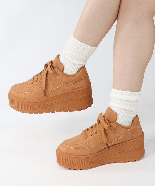 LOVEHUNTER(ラブハンター)の「軽量厚底 ボリュームソールコートスニーカー(スニーカー・レディース・ブラック/ホワイト/ブラック×ブラック/ブラック×ホワイト/ピンク/キャメル/シルバー/グレー/カーキ/ベージュ/ダークブラウン/ホワイト×レッド/ホワイト×グリーン/ホワイト×ブラック/ホワイト×グレー/ホワイト×ブラウン/ホワイト×ブルー/ブラック系1/ブラック×ゴールド/ホワイト×シルバー/ブルー系その他/ブラウン/ホワイト×パープル/ネイビー/オレンジ系その他/ホワイト×ピンク/ホワイト×イエロー/シルバー×ブラック/ブラック×シルバー・38/36/39/41/37/40/43/42/44/35)」の20枚目の写真