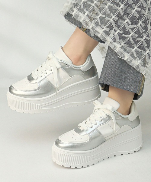 LOVEHUNTER(ラブハンター)の「軽量厚底 ボリュームソールコートスニーカー(スニーカー・レディース・ブラック/ホワイト/ブラック×ブラック/ブラック×ホワイト/ピンク/キャメル/シルバー/グレー/カーキ/ベージュ/ダークブラウン/ホワイト×レッド/ホワイト×グリーン/ホワイト×ブラック/ホワイト×グレー/ホワイト×ブラウン/ホワイト×ブルー/ブラック系1/ブラック×ゴールド/ホワイト×シルバー/ブルー系その他/ブラウン/ホワイト×パープル/ネイビー/オレンジ系その他/ホワイト×ピンク/ホワイト×イエロー/シルバー×ブラック/ブラック×シルバー・38/36/39/41/37/40/43/42/44/35)」の11枚目の写真