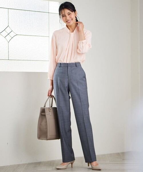 23区(ニジュウサンク)の「【洗える】バックサテンアムンゼン ボウタイ付き ブラウス(シャツ/ブラウス・レディース・ホワイト系/ネイビー系/ピンク系・48/44/50/46)」の11枚目の写真