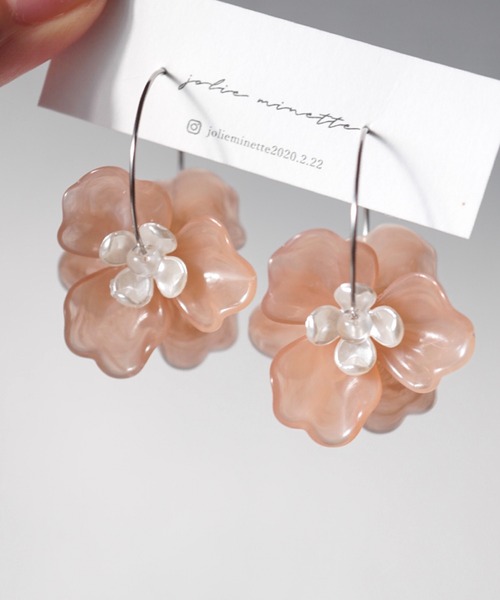 CERCA(チェルカ)の「jolie minette/フラワー シルバー フープピアス(ピアス(両耳用)・レディース・クリア/ホワイト/ピンク/ブラック/ピンク系/ホワイト系/ブラウン系/ラベンダー/ブルーパープル/アクア/ベージュ系・FREE)」の10枚目の写真