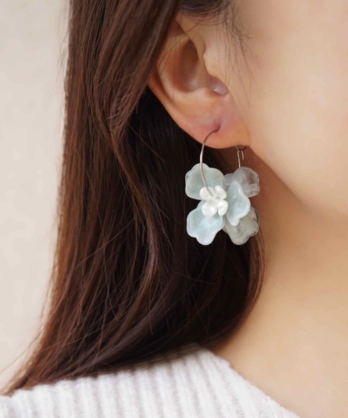 CERCA(チェルカ)の「jolie minette/フラワー シルバー フープピアス(ピアス(両耳用)・レディース・クリア/ホワイト/ピンク/ブラック/ピンク系/ホワイト系/ブラウン系/ラベンダー/ブルーパープル/アクア/ベージュ系・FREE)」の17枚目の写真