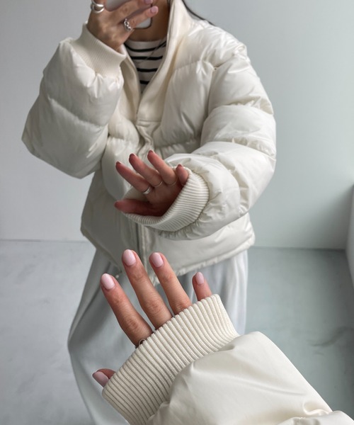 wee9s（ウィークス）の「zip high neck fake down coat / ジップハイネックフェイクダウンコート（ダウンジャケット/コート・レディース・アイボリー/ブラック/ベージュ・FREE）」の5枚目の写真