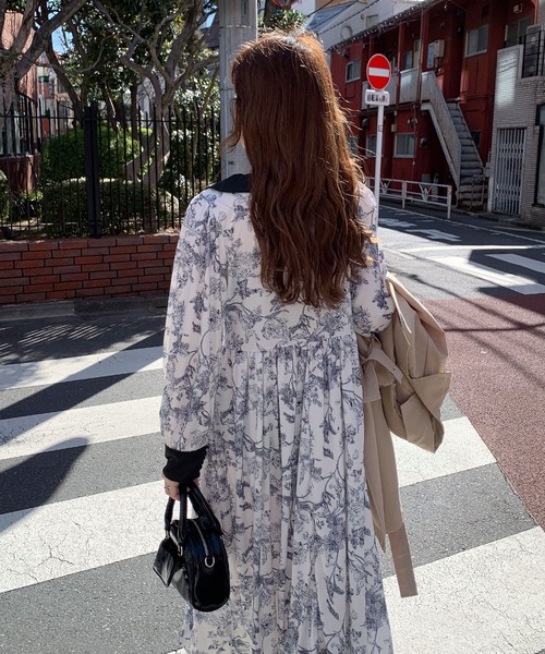SHEPP(シープ)の「襟付き フラワー柄 配色ワンピース / フラワーモチーフ(ワンピース・レディース・ホワイト・S/M/L)」の13枚目の写真