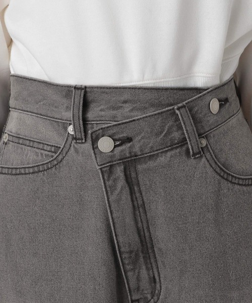 FOREVER 21（フォーエバー トゥエンティーワン）の「【2024SS】クロスウェストワイドデニム（デニムパンツ・レディース・ブラック/ブルー・SMALL/MEDIUM）」の5枚目の写真