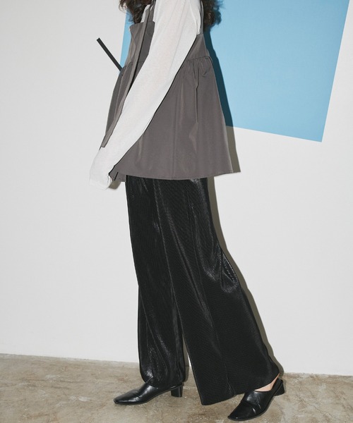 LIAN(リアン)の「メタリックプリーツパンツ(その他パンツ・レディース・ゴールド/ブラック/シルバー・FREE)」の2枚目の写真