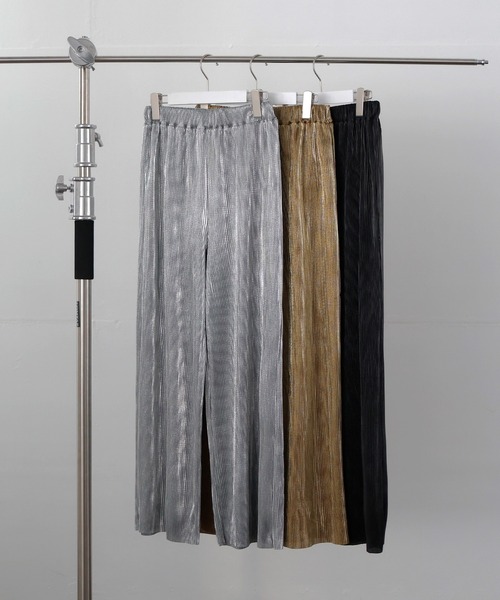 LIAN(リアン)の「メタリックプリーツパンツ(その他パンツ・レディース・ゴールド/ブラック/シルバー・FREE)」の4枚目の写真