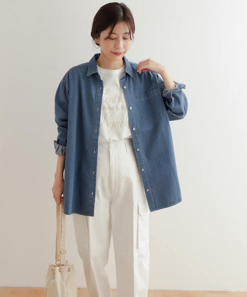 URBAN RESEARCH DOORS（アーバンリサーチドアーズ）の「デニムレギュラーカラーシャツ（Tシャツ/カットソー・レディース・ライトインディゴブルー/ワンウォッシュ・MEDIUM）」の8枚目の写真