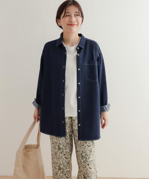 URBAN RESEARCH DOORS（アーバンリサーチドアーズ）の「デニムレギュラーカラーシャツ（Tシャツ/カットソー・レディース・ライトインディゴブルー/ワンウォッシュ・MEDIUM）」の14枚目の写真