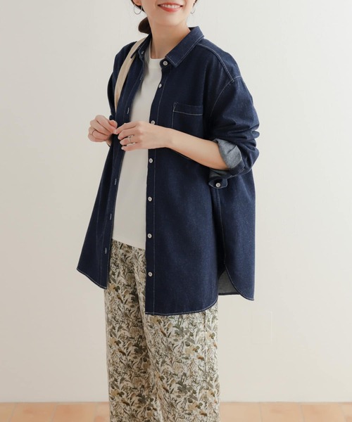 URBAN RESEARCH DOORS（アーバンリサーチドアーズ）の「デニムレギュラーカラーシャツ（Tシャツ/カットソー・レディース・ライトインディゴブルー/ワンウォッシュ・MEDIUM）」の16枚目の写真