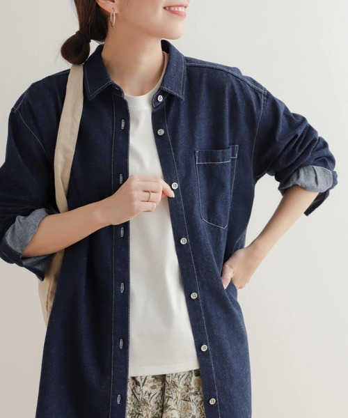 URBAN RESEARCH DOORS（アーバンリサーチドアーズ）の「デニムレギュラーカラーシャツ（Tシャツ/カットソー・レディース・ライトインディゴブルー/ワンウォッシュ・MEDIUM）」の19枚目の写真