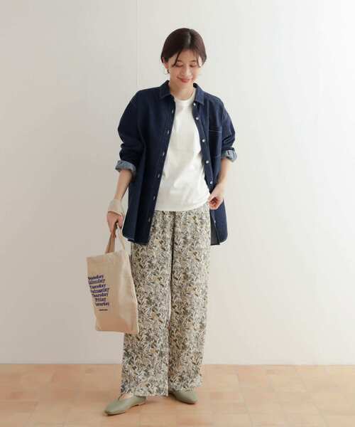 URBAN RESEARCH DOORS（アーバンリサーチドアーズ）の「デニムレギュラーカラーシャツ（Tシャツ/カットソー・レディース・ライトインディゴブルー/ワンウォッシュ・MEDIUM）」の20枚目の写真