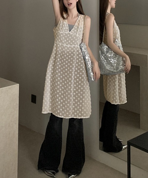 MILAE(ミレ)の「花柄シアー深Vネックワンピース(ワンピース・レディース・オフホワイト/ブラック・FREE)」の10枚目の写真