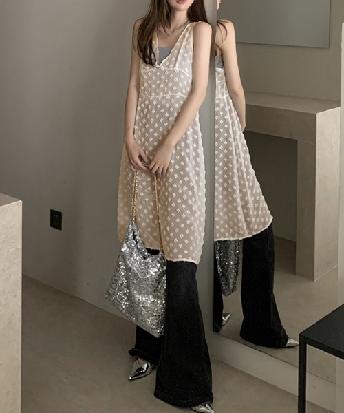 MILAE(ミレ)の「花柄シアー深Vネックワンピース(ワンピース・レディース・オフホワイト/ブラック・FREE)」の11枚目の写真
