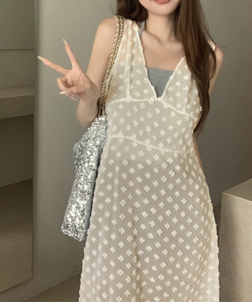 MILAE(ミレ)の「花柄シアー深Vネックワンピース(ワンピース・レディース・オフホワイト/ブラック・FREE)」の4枚目の写真