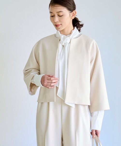 coen（コーエン）の「【RONEL】ダブルクロスノーカラーショートジャケット(セットアップ対応可能)（ノーカラージャケット・レディース・オフホワイト/ブラック/ネイビー・S/M）」の2枚目の写真