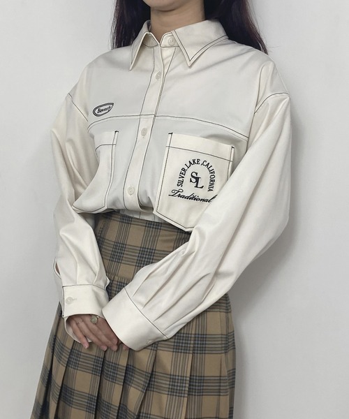 NICOLE CLUB（ニコル　クラブ）の「刺繍ワークシャツ（シャツ/ブラウス・レディース・ブラック/オフホワイト/ブルー・MEDIUM）」の2枚目の写真