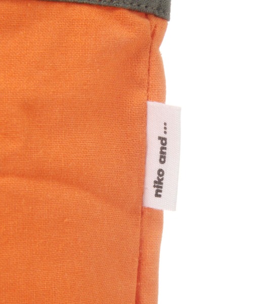 niko and...（ニコアンド）の「オリジナルパッカブルトートバッグ（トートバッグ・レディース・チャコール/オレンジ/グリーン/ナチュラル・0）」の14枚目の写真