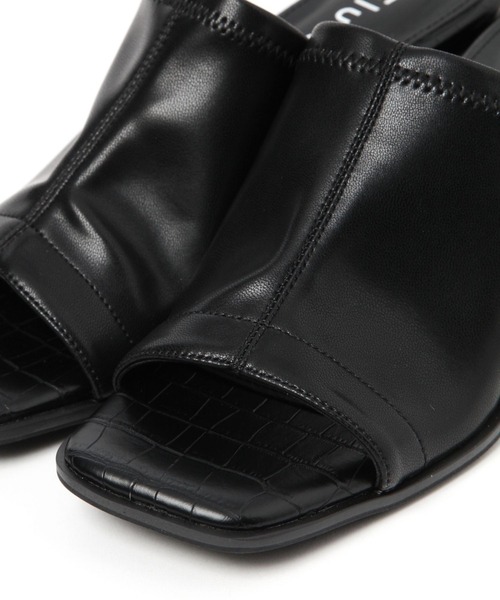 Elura（エルーラ）の「ふかふかFITストレッチミュール/109284（サンダル・レディース・アイボリー/ブラック・LARGE/SMALL/MEDIUM）」の13枚目の写真