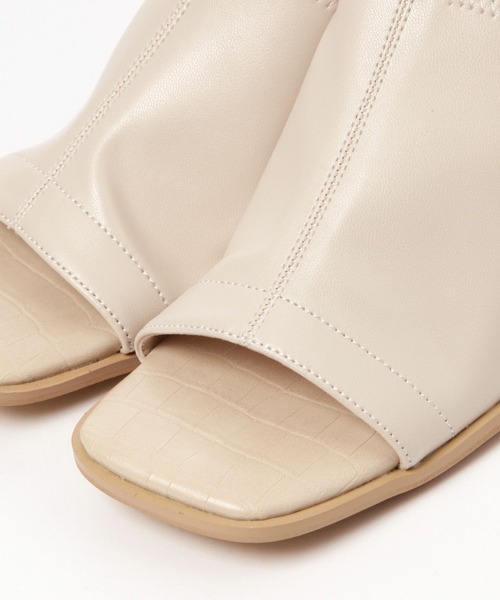 Elura（エルーラ）の「ふかふかFITストレッチミュール/109284（サンダル・レディース・アイボリー/ブラック・LARGE/SMALL/MEDIUM）」の14枚目の写真