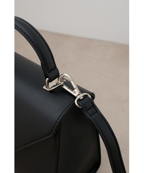 AZUL by moussy（アズールバイマウジー）の「ダイアゴナルワンハンドルフラップバッグ（ショルダーバッグ・レディース・ブラック/ライトベージュ・FREE）」の10枚目の写真