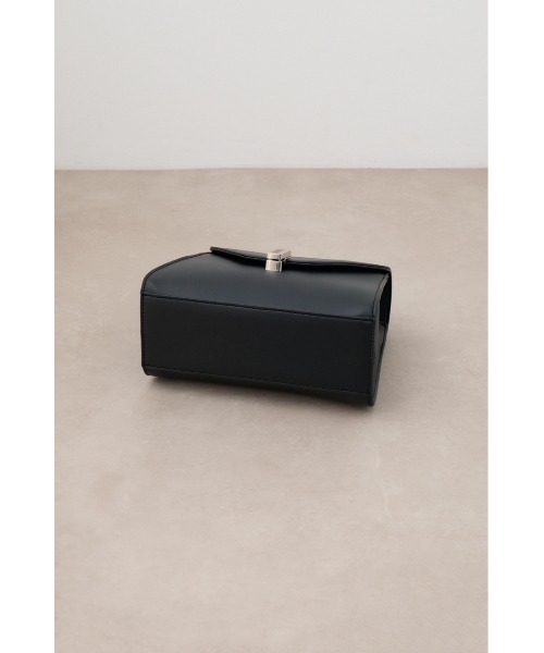 AZUL by moussy（アズールバイマウジー）の「ダイアゴナルワンハンドルフラップバッグ（ショルダーバッグ・レディース・ブラック/ライトベージュ・FREE）」の12枚目の写真