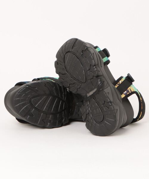 Mafmof(マフモフ)の「Mafmof(マフモフ)10.5cm厚底ボリュームソールスポーツサンダル(サンダル・レディース・ブラック系その他/ホワイト/ブラック・M/L/S/LL)」の5枚目の写真