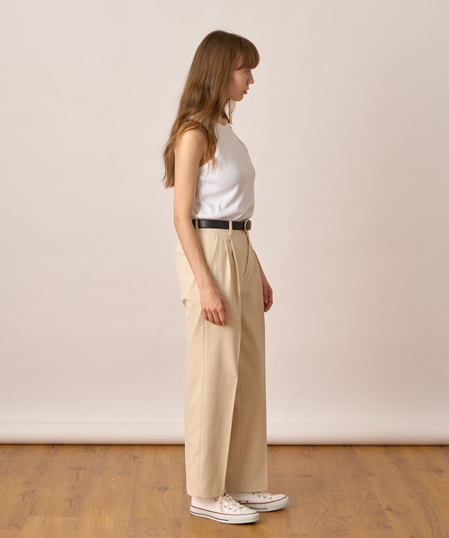 ALLUMER（アリュメール）の「コットンフライスアメリカンスリーブタンクトップ（タンクトップ・レディース・ブラック/ホワイト/キャメル・1）」の12枚目の写真