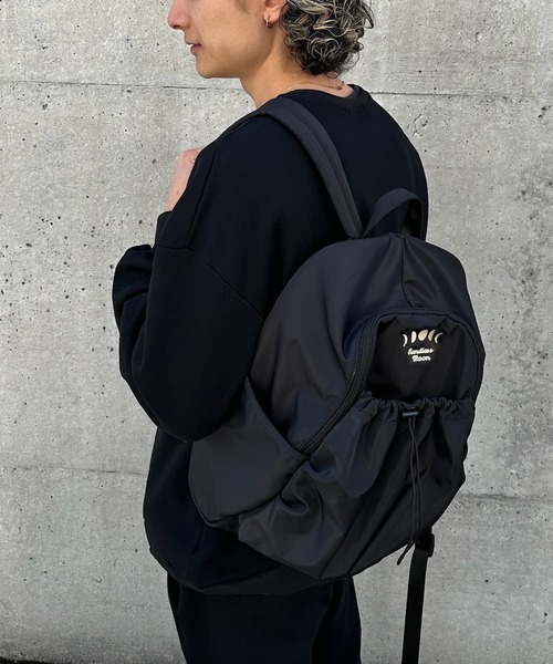 sandlessmoon（サンドレスムーン）の「ロゴマルチリュック