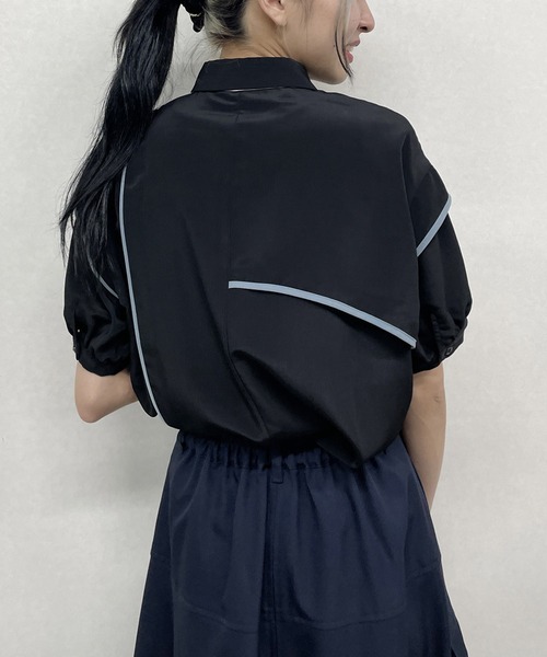 NICOLE CLUB（ニコル　クラブ）の「配色パイピング アシンメトリーブラウス（シャツ/ブラウス・レディース・ブルー/オフホワイト/ブラック・MEDIUM）」の15枚目の写真