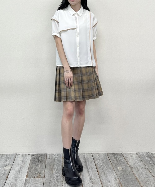 NICOLE CLUB（ニコル　クラブ）の「配色パイピング アシンメトリーブラウス（シャツ/ブラウス・レディース・ブルー/オフホワイト/ブラック・MEDIUM）」の19枚目の写真