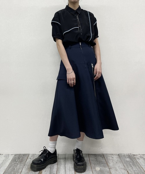 NICOLE CLUB（ニコル　クラブ）の「配色パイピング アシンメトリーブラウス（シャツ/ブラウス・レディース・ブルー/オフホワイト/ブラック・MEDIUM）」の20枚目の写真