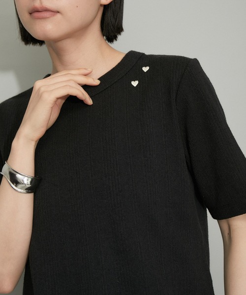 ADAM ET ROPE'（アダムエロペ）の「【WEB限定・洗える】ハートTシャツ（Tシャツ/カットソー・レディース・ブラック/ネイビー/キナリ・FREE）」の2枚目の写真