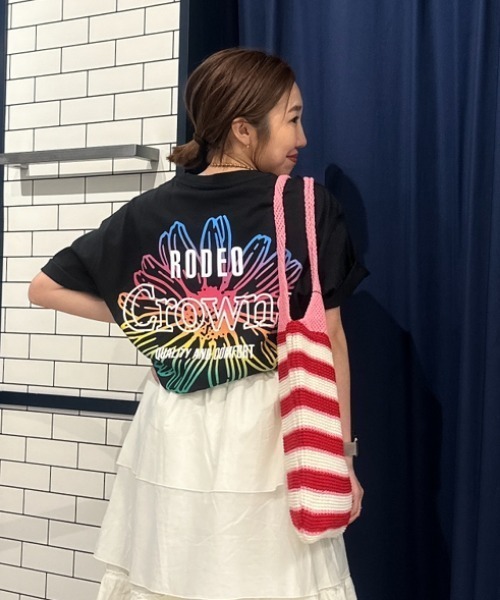 RODEO CROWNS WIDE BOWL（ロデオクラウンズワイドボウル）の「SUMMER FLOWER Tシャツ（Tシャツ/カットソー・レディース・ホワイト/ライトカーキ/ライトピンク/ブラック・FREE）」の3枚目の写真