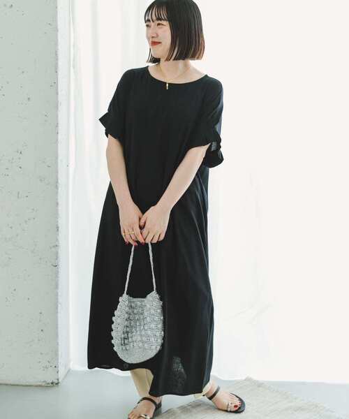 ITEMS URBANRESEARCH(アイテムズ アーバンリサーチ)の「オリガミタックリネンレーヨンワンピース(ワンピース・レディース・ブラック/ライトベージュ/モカ・FREE)」の1枚目の写真