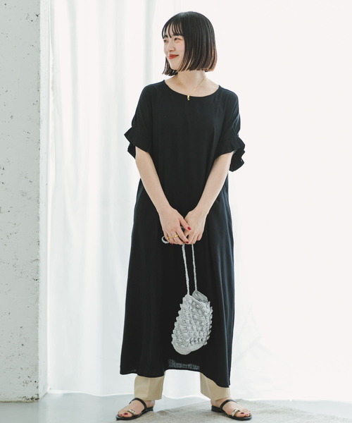 ITEMS URBANRESEARCH(アイテムズ アーバンリサーチ)の「オリガミタックリネンレーヨンワンピース(ワンピース・レディース・ブラック/ライトベージュ/モカ・FREE)」の4枚目の写真