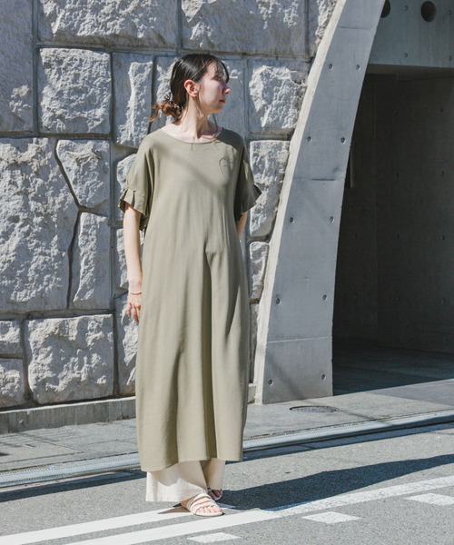 ITEMS URBANRESEARCH(アイテムズ アーバンリサーチ)の「オリガミタックリネンレーヨンワンピース(ワンピース・レディース・ブラック/ライトベージュ/モカ・FREE)」の22枚目の写真