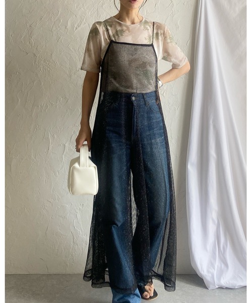 She's Closet(シーズクローゼット)の「バックオープンドロスト透かし柄ラメシアーロング丈カットメッシュキャミワンピース(ワンピース・レディース・シルバー/アイボリー/ブラック・FREE)」の4枚目の写真