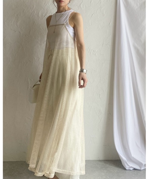 She's Closet(シーズクローゼット)の「バックオープンドロスト透かし柄ラメシアーロング丈カットメッシュキャミワンピース(ワンピース・レディース・シルバー/アイボリー/ブラック・FREE)」の8枚目の写真
