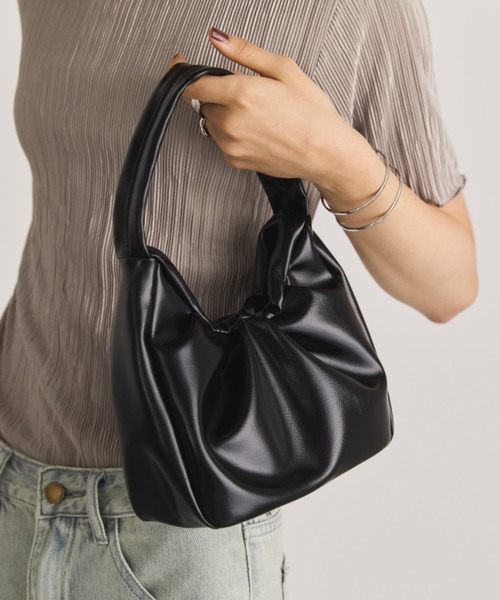 Aunt Marie's（アントマリーズ）の「タックスクエアハンドバッグ/ミニショルダーバッグ（ハンドバッグ・レディース・レッド/イエロー/シルバー/ブラック・FREE）」の7枚目の写真