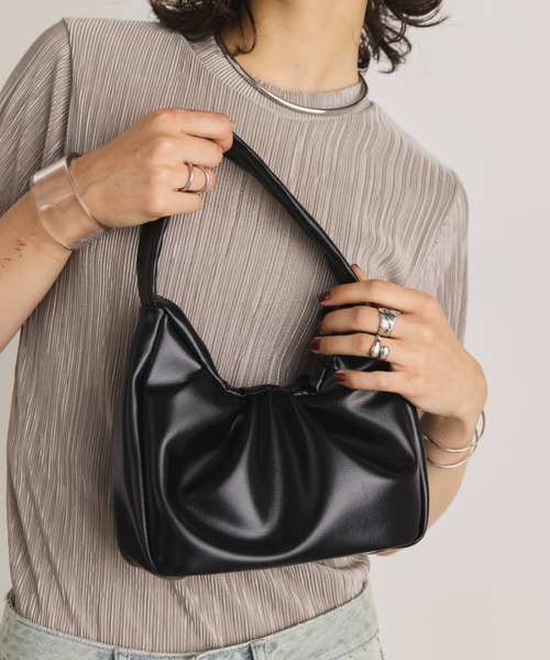 Aunt Marie's（アントマリーズ）の「タックスクエアハンドバッグ/ミニショルダーバッグ（ハンドバッグ・レディース・レッド/イエロー/シルバー/ブラック・FREE）」の8枚目の写真