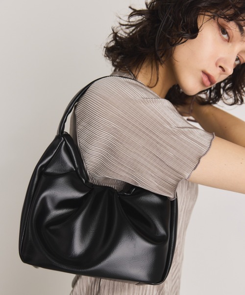 Aunt Marie's（アントマリーズ）の「タックスクエアハンドバッグ/ミニショルダーバッグ（ハンドバッグ・レディース・レッド/イエロー/シルバー/ブラック・FREE）」の9枚目の写真