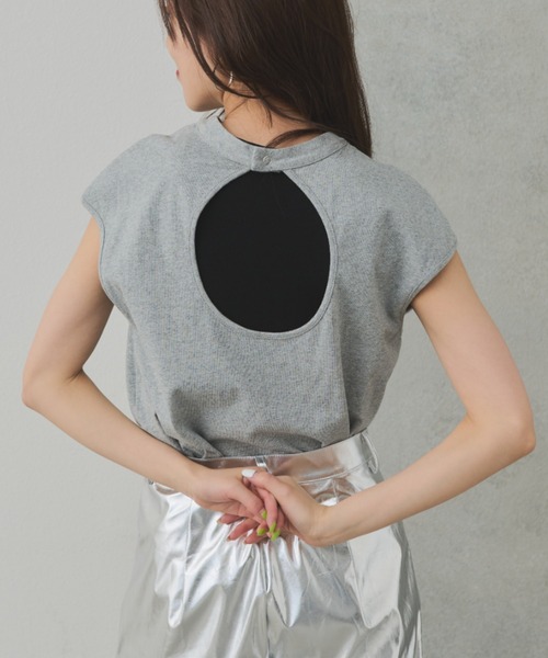 Solace(ソレイス)の「2wayフリルベストセットトップス(Tシャツ/カットソー・レディース・アイボリー/ブラック・FREE)」の14枚目の写真