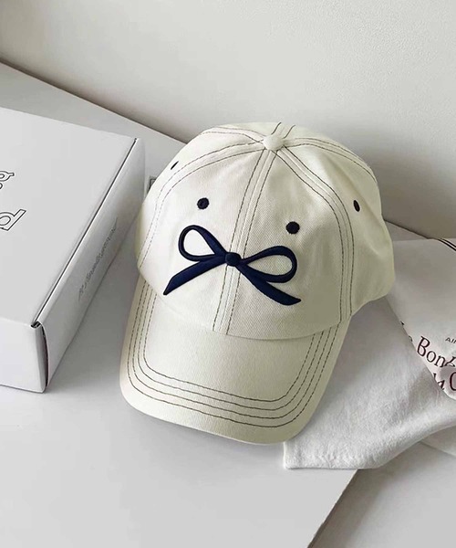 NANEA（ナネア）の「リボン刺繍キャップ（キャップ・レディース・ホワイト×ネイビー/ネイビー/ブラック×ホワイト/ピンク/ライトピンク/ブラック×ピンク/ホワイト×ピンク/ブルー/チャコールグレー・フリー）」の2枚目の写真