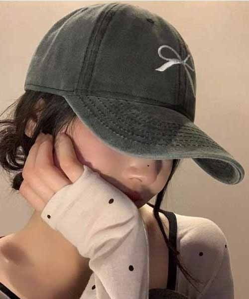 NANEA（ナネア）の「リボン刺繍キャップ（キャップ・レディース・ホワイト×ネイビー/ネイビー/ブラック×ホワイト/ピンク/ライトピンク/ブラック×ピンク/ホワイト×ピンク/ブルー/チャコールグレー・フリー）」の5枚目の写真